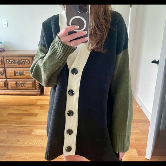 PRIMARK Oversized Color Block Knit Cardigan (US size 2-4, UK size 6-8) - Picture 3 of 9